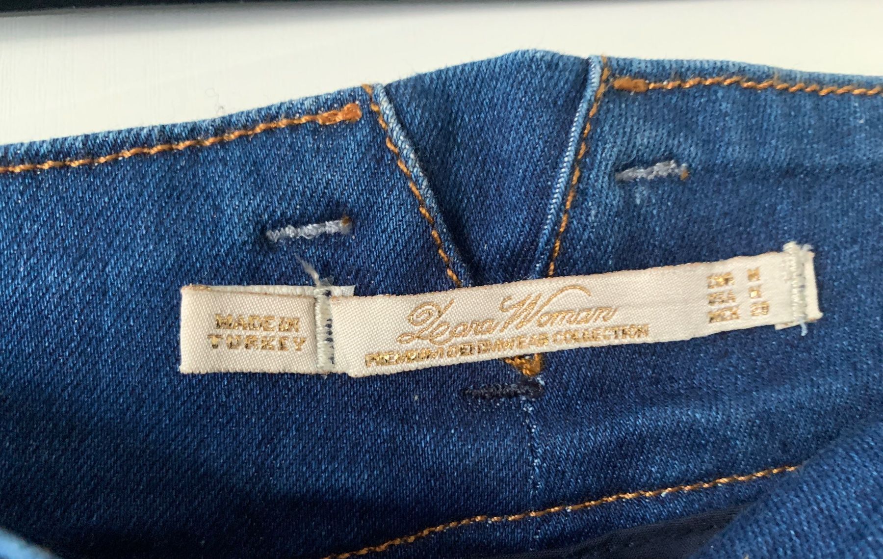 Zara Gonne: Magnifique mini jupe jeans neuve – Nuovo (secondo la descrizione) da Lugnorre venduto da cla_j6bq 1