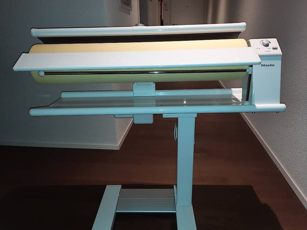 Tutte le macchine: Bügelmaschine Miele B 990 – Usato da Heinrichswil venduto da Suhner1