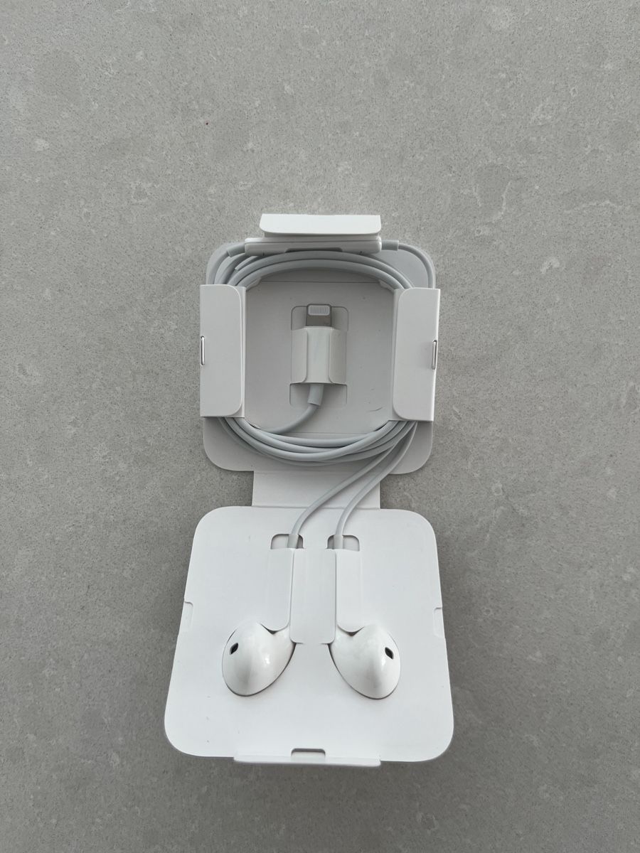 Apple Cuffie: Écouteurs Apple blanc état neuf – Nuovo (secondo la descrizione) da Genève venduto da tony_1209 1