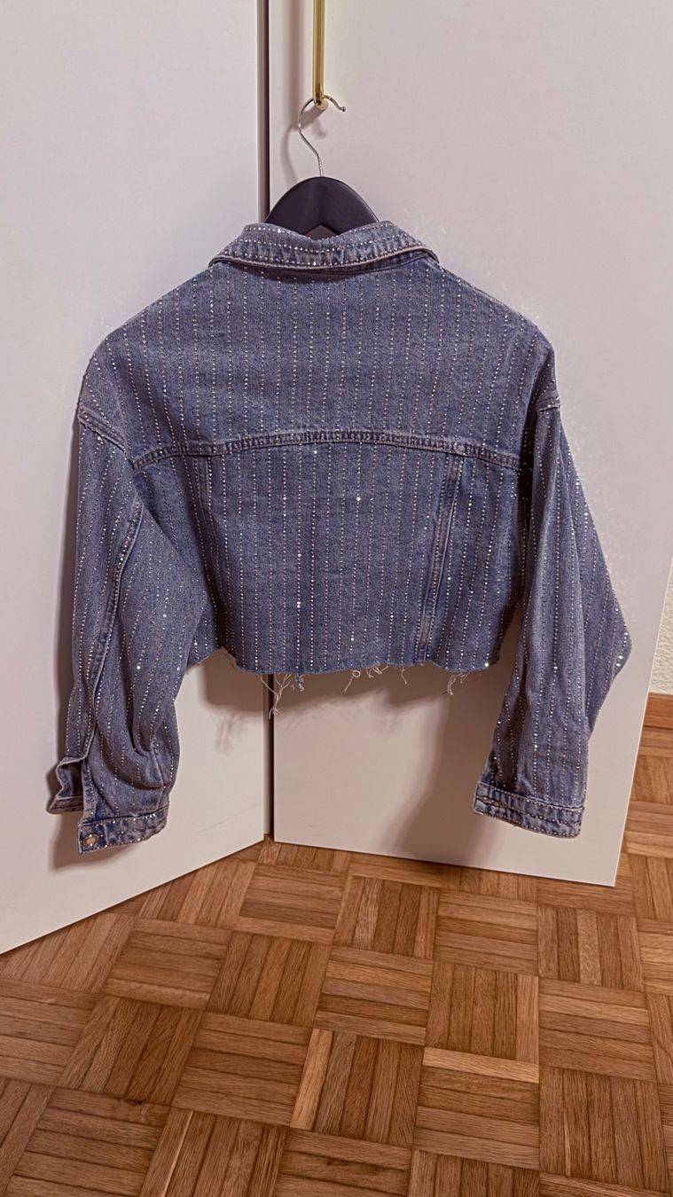 Jacken: Jeansjacke S - Cropped Style Strass – Gebraucht aus Grenchen von Raluca29 1