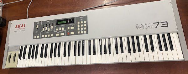 Akai Strumenti musicali: Akai MX-73 MIDI Master Keyboard – Usato da Viganello venduto da XTECHSTOREX 6