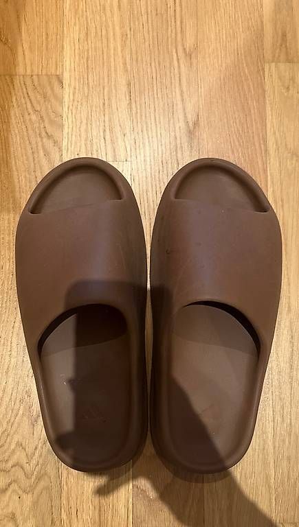 Herrenschuhe: YEEZY US11 – Gebraucht aus Langenthal von AliceAmmann