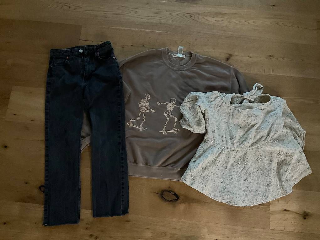 Lotti di vestiti: 9-teiliges Kleiderpaket, S – Usato da Luzern venduto da Juliette1907 2