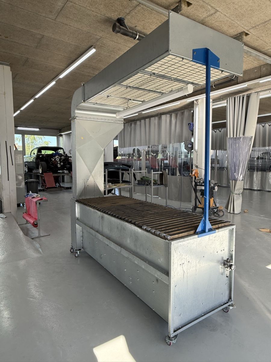 Tutte le macchine: Absaugtisch zu verkaufen – Usato da Uttigen venduto da Pascal90 2