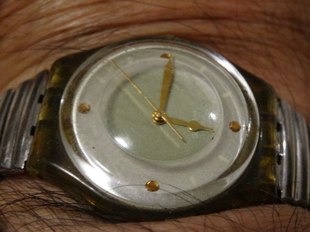 Swatch Montres: S-WATCH HERREN  UHR,QUARTZ.LÄÜFT – D'occasion à zürich par ahmad01