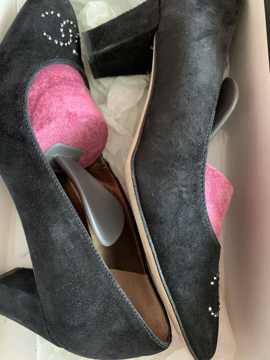 Walder Scarpe da donna: Pumps 👠 schwarz Wildleder – Usato da Dietlikon venduto da LiebenLebenLachen