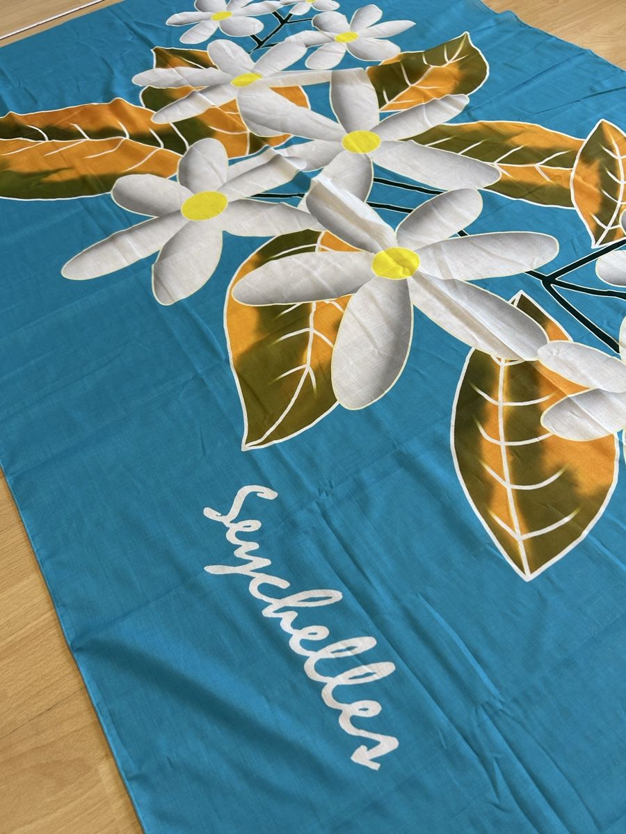 Tessuti: Seychelles Stoff, hellblau mit Blumenmuster, neu – Nuovo (secondo la descrizione) da Biel/Bienne venduto da SandraDG 3