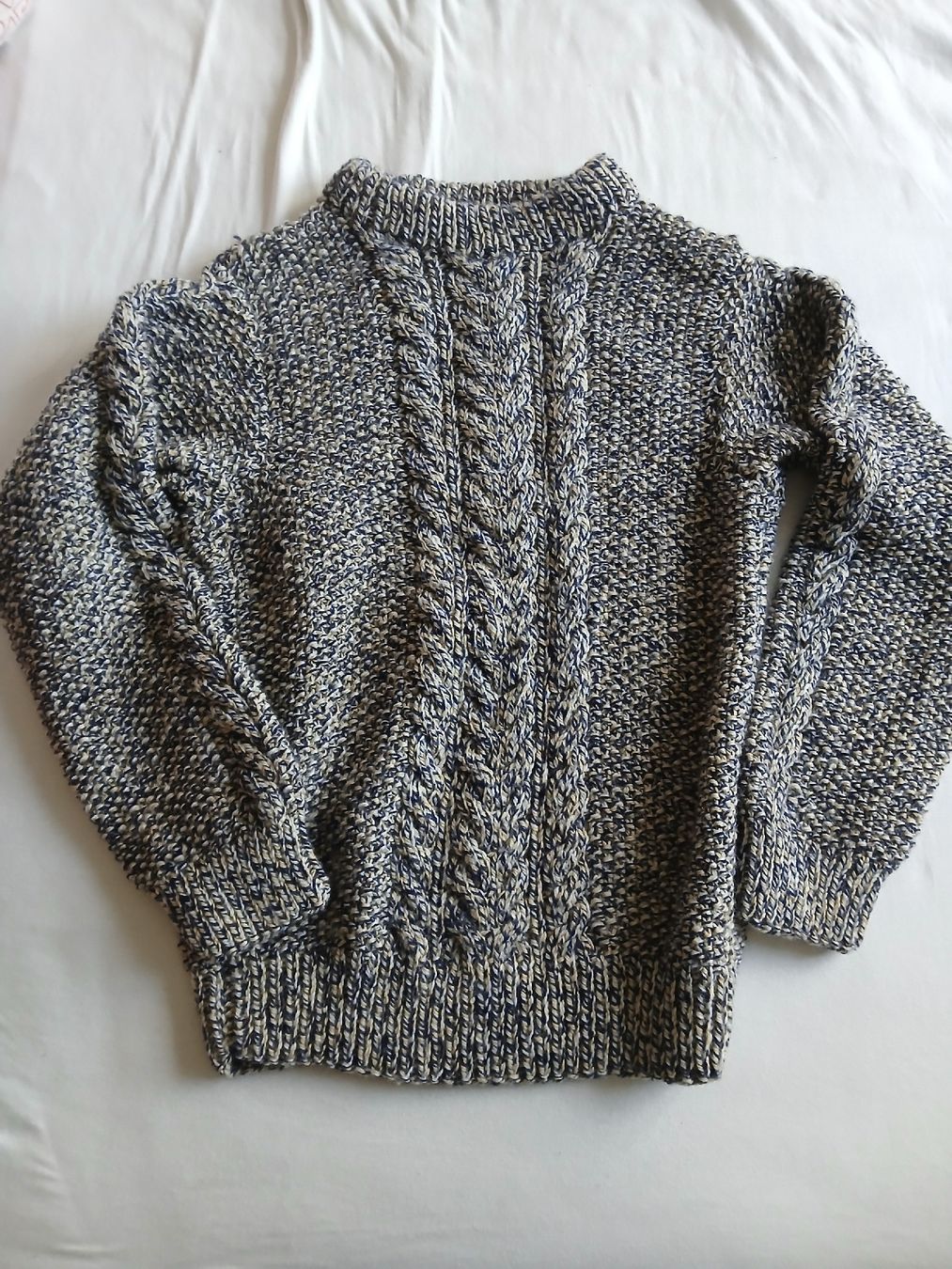 Pulls & Sweat-shirts: Handmade Chunky Cable Knit Sweater Blue Beige Mixed Thread – D'occasion à Dübendorf par rol_fm6d