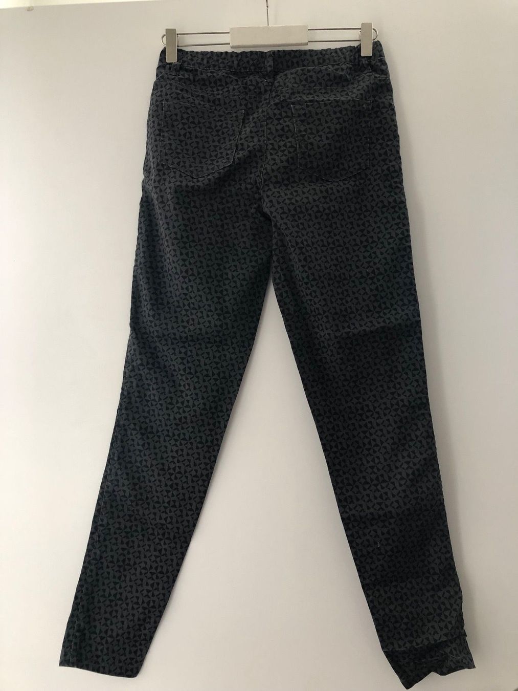 Leggings: Hose Leggins mit geometrischem Motiv – Gebraucht aus Wiesendangen von fed_jsw7 1