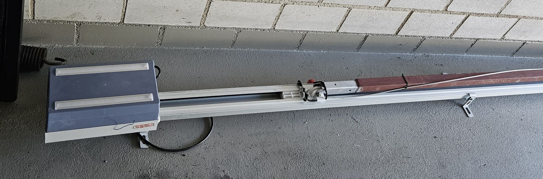 Berner Torantriebe Autre matériel électrique: Garagentor Torantrieb Berner Easy Matic 2019 – D'occasion à Stans par Moguai1601 2