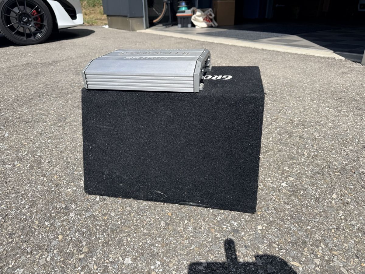 Amplificatori: Caisson de basse avec ampli – Usato da Villars le Grand venduto da kbo_75pt 3
