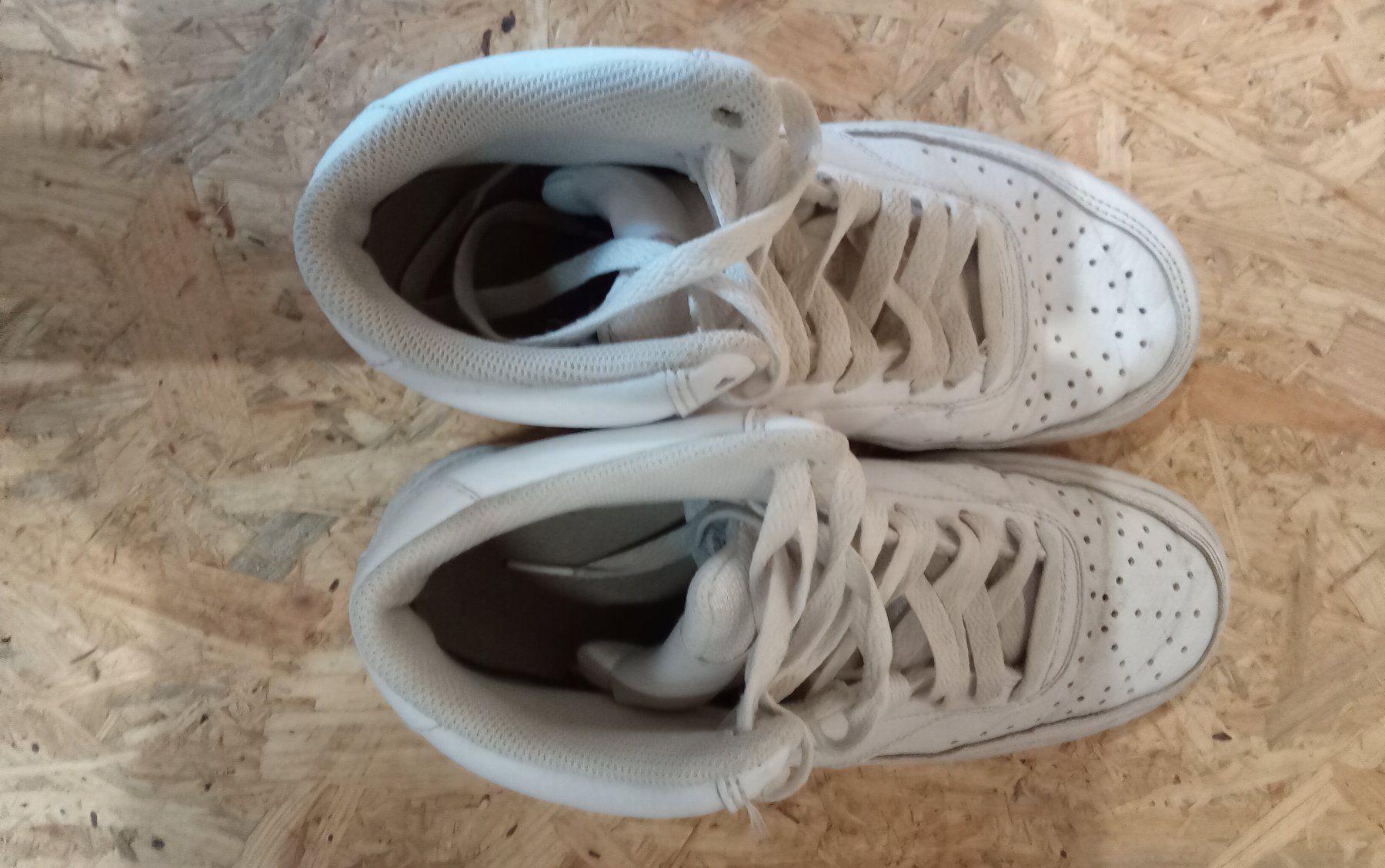 Nike Scarpe da donna: Nike , Weiss, Grösse 37.5 – Usato da Mollis venduto da gar_wqz5