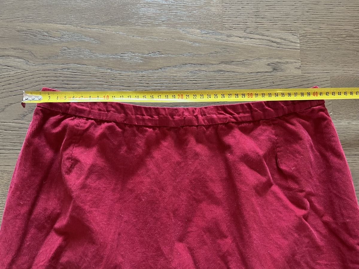 Gonne: Roter Minirock aus Cord vintage – Usato da Zürich venduto da Shopmystyle 1