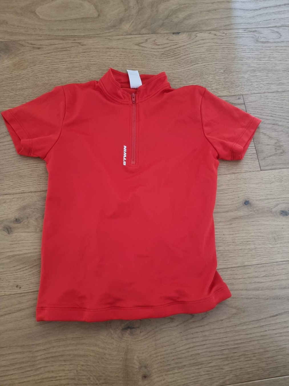 T-shirts: Decathlon Veloshirt, 8 Jahre – D'occasion à Buttikon SZ par Limo180