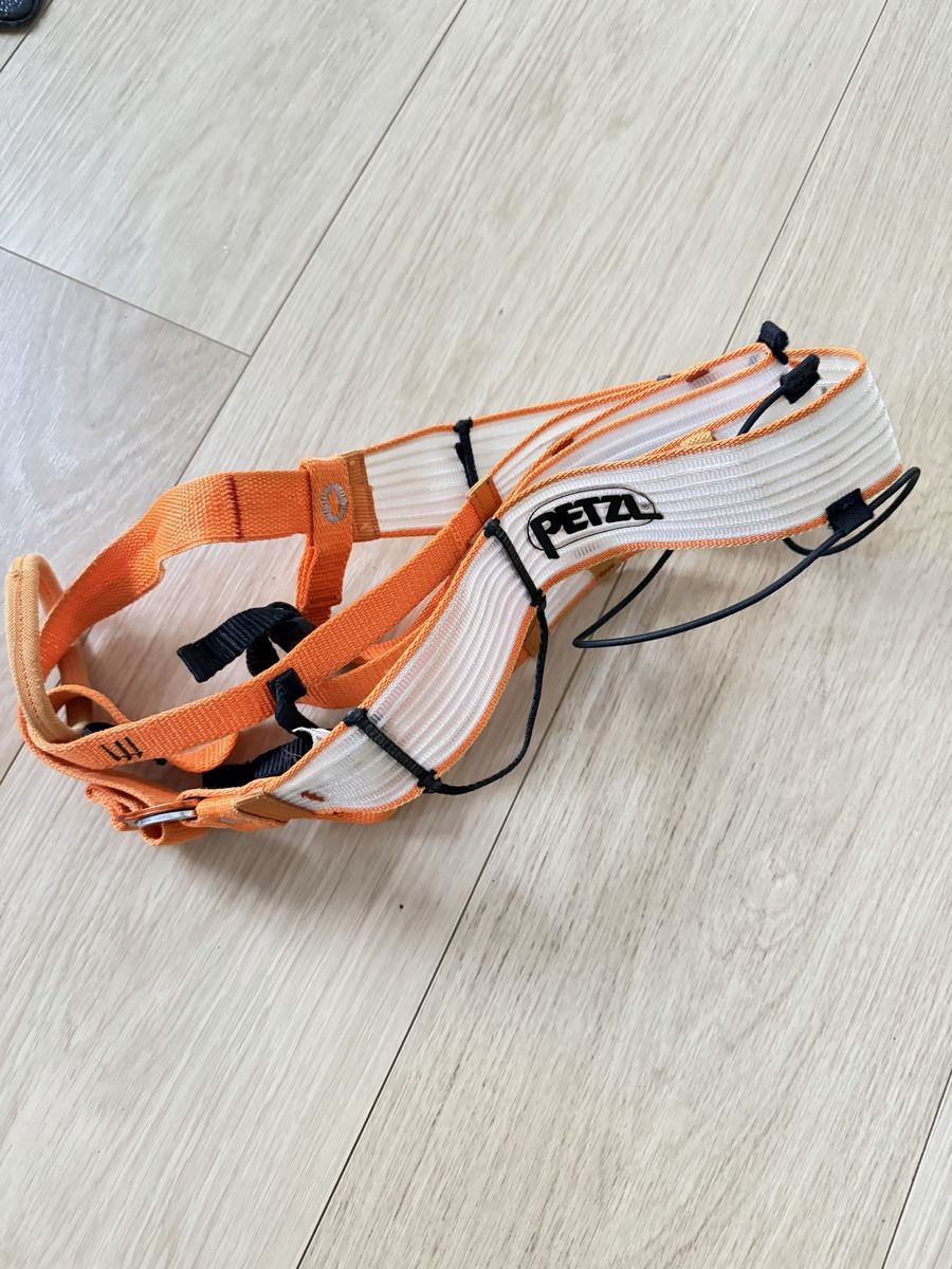 Petzl Attrezzatura da arrampicata: Petzl Altitude Klettergurt S/M – Usato da Bünzen venduto da Magdalena.K 2