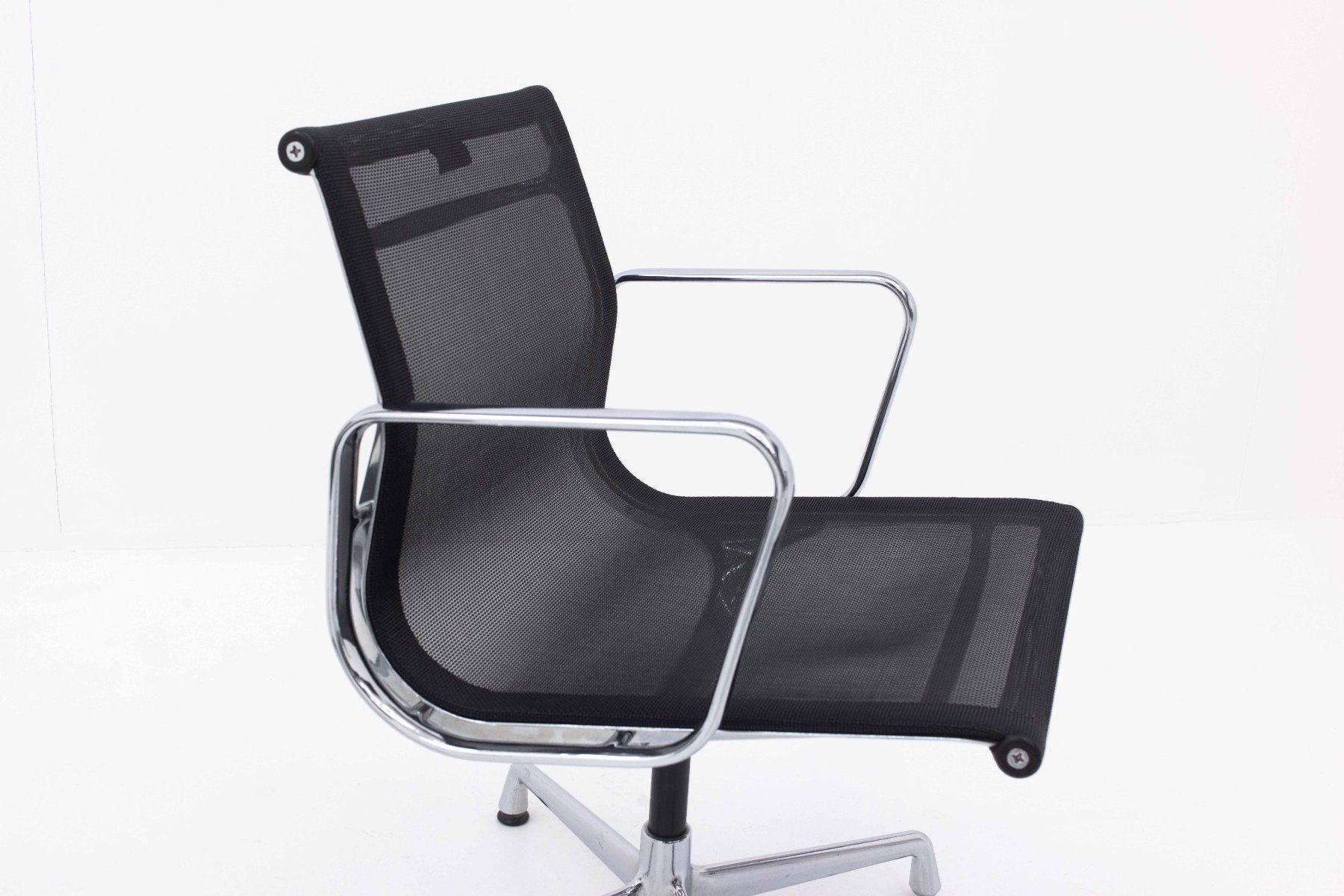 Vitra Sedie: Vitra Bürostuhl Eames EA 107 Netz – Usato da Zürich venduto da STUZH38 4