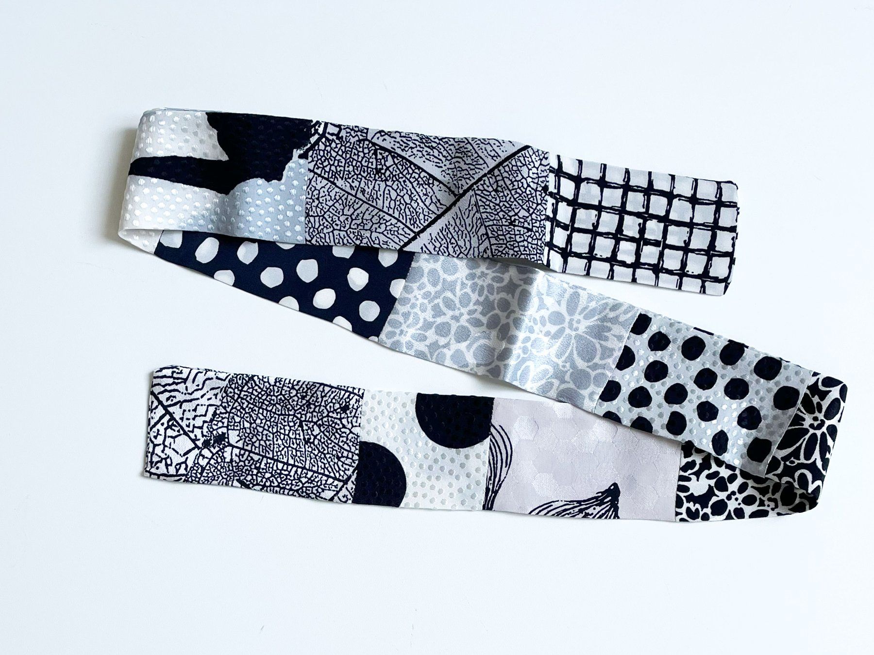 Foulard & Sciarpe: Twilly kleiner Schal Haarband Seide by Silvia-K Patchwork – Nuovo (secondo la descrizione) da Brüttisellen venduto da Buxus 4