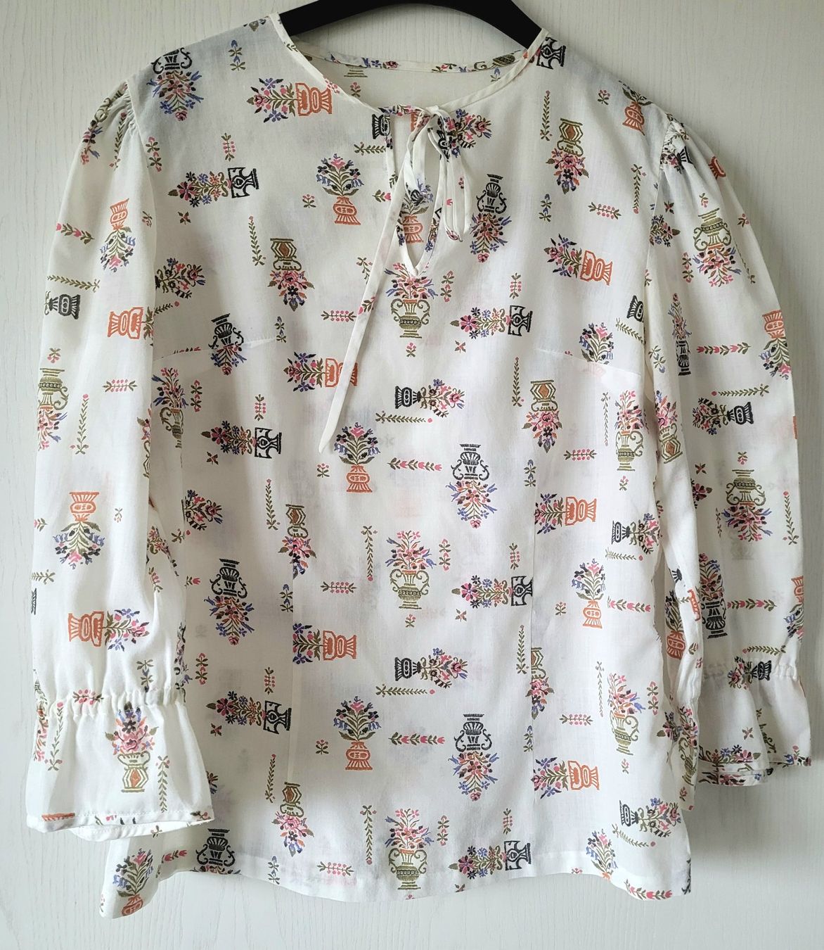 Camicette: Frühlingshafte Vintage-Bluse im Folk-Look – Usato da Oberuzwil venduto da rtr_wp6m
