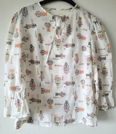 Frühlingshafte Vintage-Bluse im Folk-Look