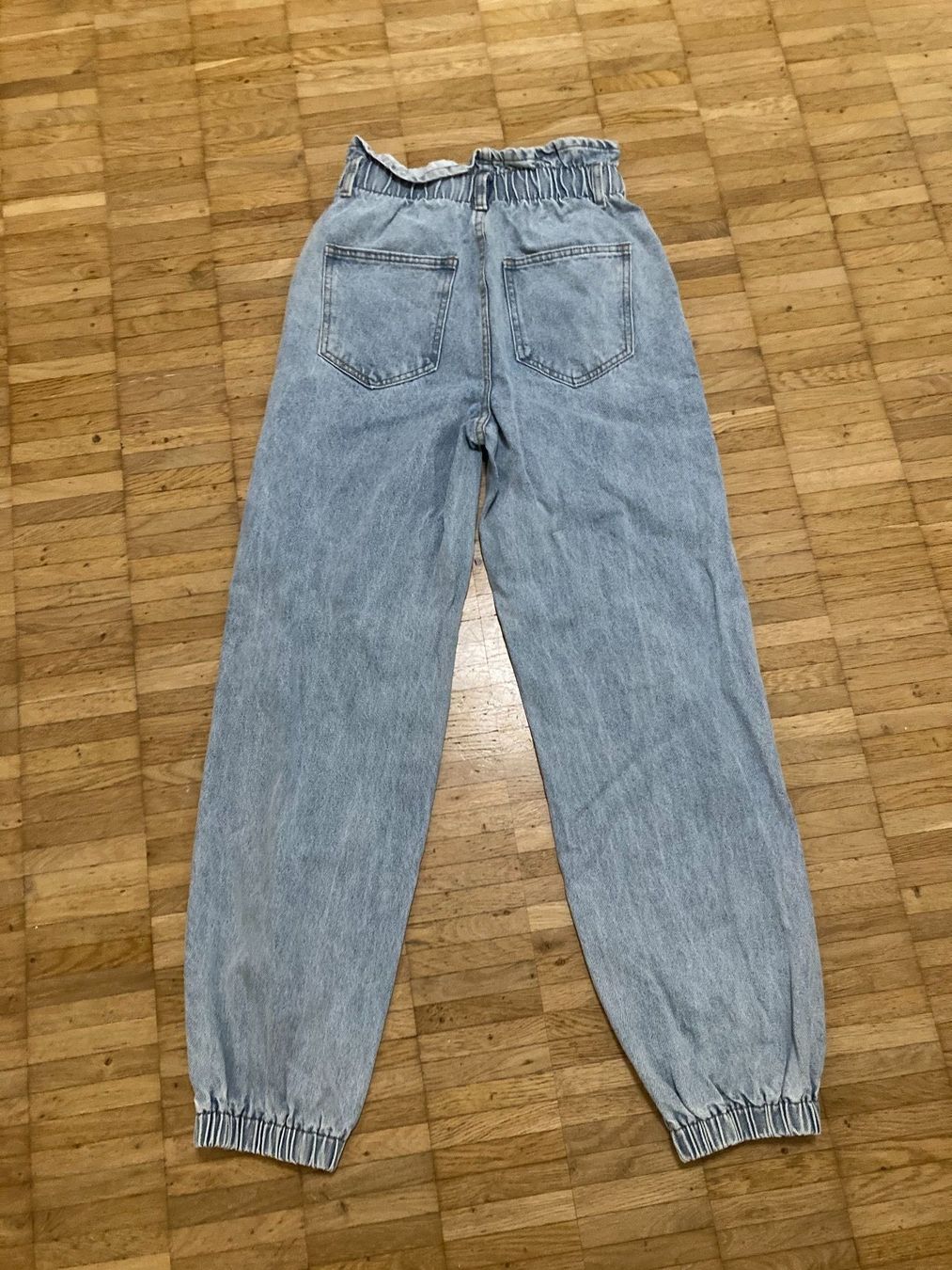 Jeans: Lockersitzende Jeans Gr. M – Usato da Thun venduto da Vans_98 1