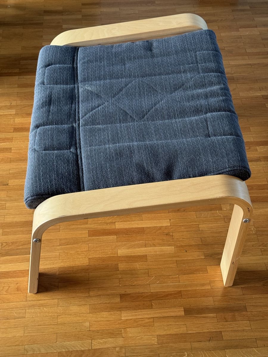 Ikea Poltrone: Ikea Poäng Relax-Sessel mit Hocker – Usato da Flawil venduto da reytosa 1