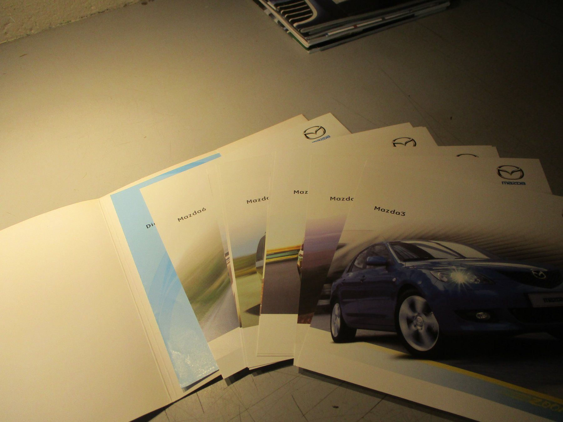 Mazda Documenti: MAZDA GENERALÜBERSICHT INKL PREISE 2004 – Usato da Langnau i. E. venduto da Superseven69 2