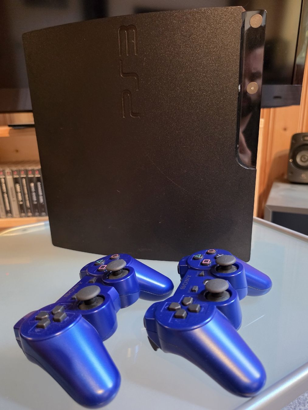 Sony Console: Ps3 mit Laufwerkschaden und 2 Controllern – Usato da Wasen im Emmental venduto da dom96 2