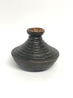 Vintage Studiokeramik Kugelvase schwarz mit Rillendekor