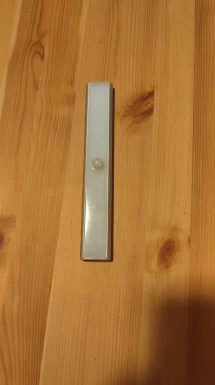 Lampen: Aufladbare LED-Lampe mit Magnet – Gebraucht aus Langenthal von leila_lilu 1