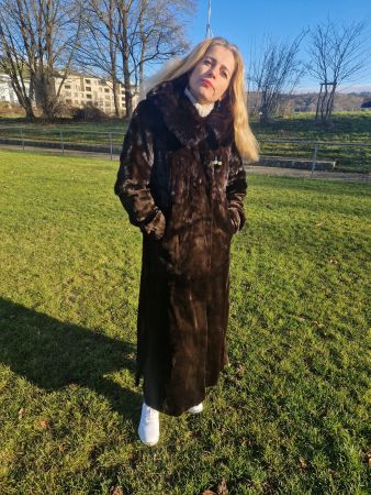 Elegant Mink Fur Coat