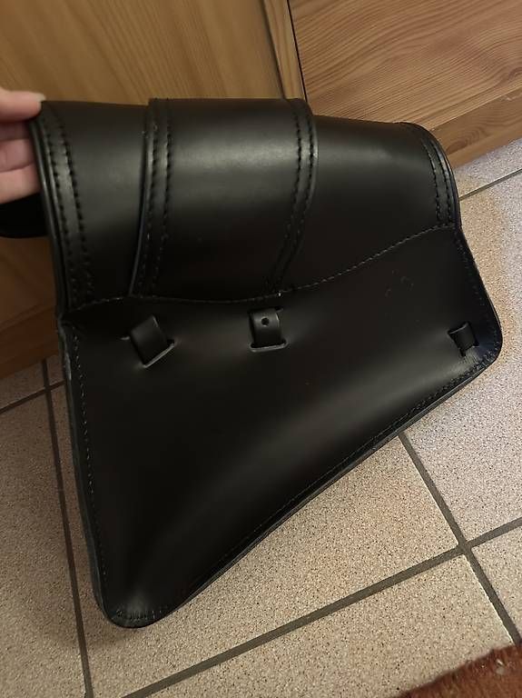 Borse: Borsa moto in vera pelle  – Usato da Mendrisio venduto da esthetic111 1