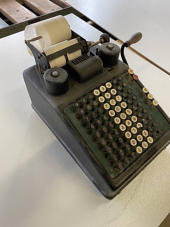 Calculatrices: Machine à calculer mécanique – D'occasion à Les Vieux-Prés par PX132 3