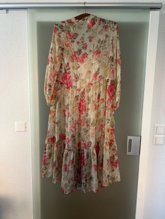 Robe ample fleurie taille 34 (taille grand)