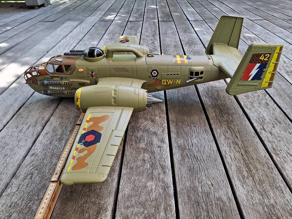 Spielzeuge: MilItärflugzeug – Gebraucht aus Horgen von Ursi011
