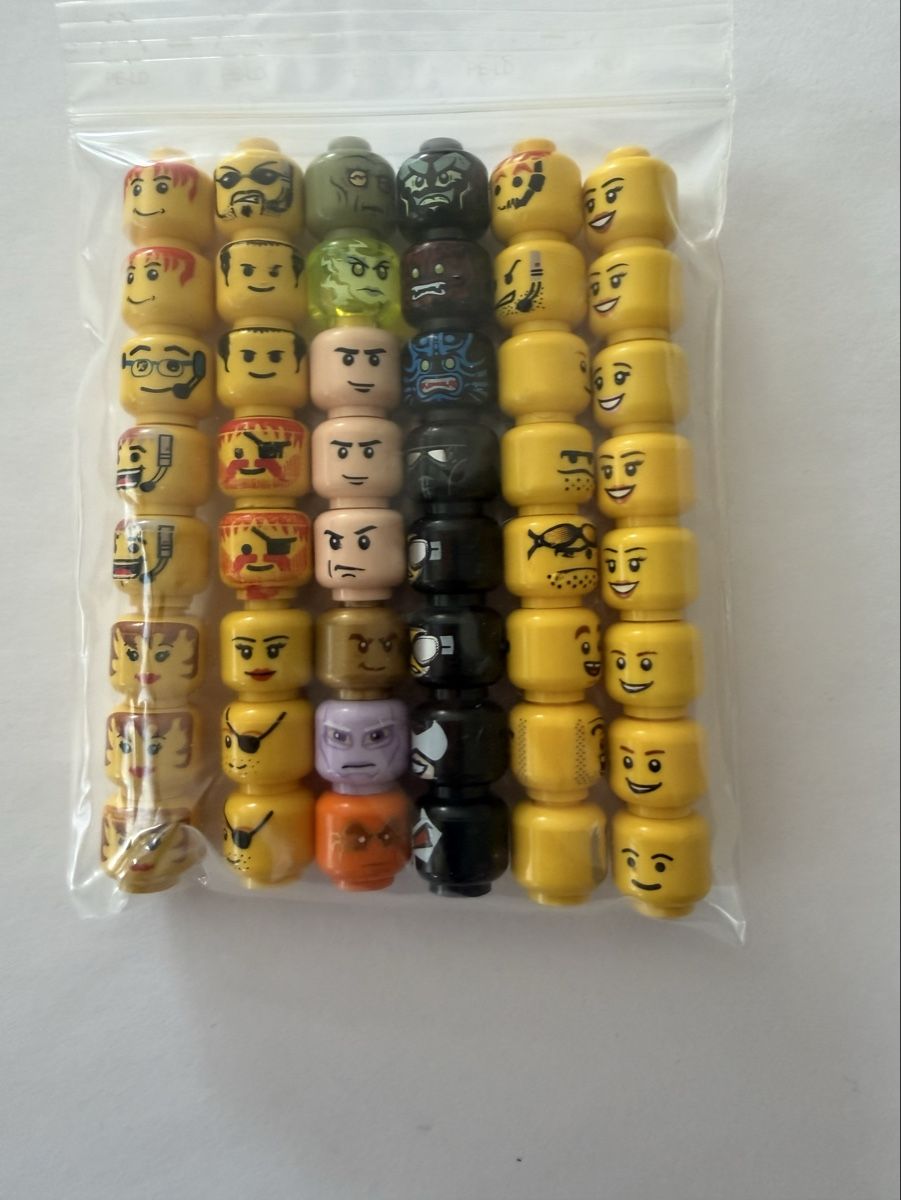 Lego Spielzeuge: Lego Minifiguren Köpfe, Mix, 48 Stück  – Gebraucht aus Rheinfelden von zim_2hqc