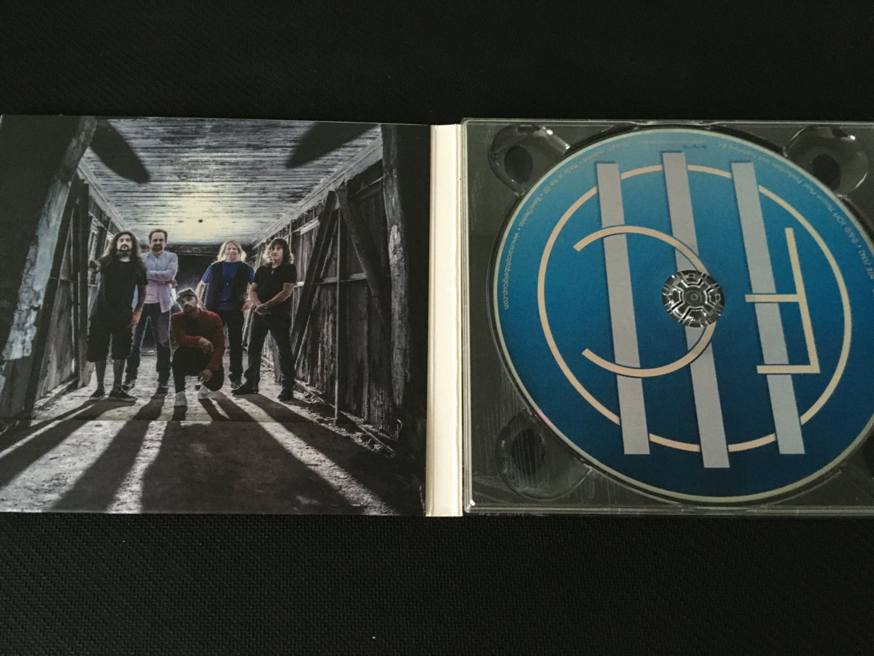 CD: Flying Colors - Third Degree -CD- Digipack – Usato da St.Gallen venduto da MedienJoe 1