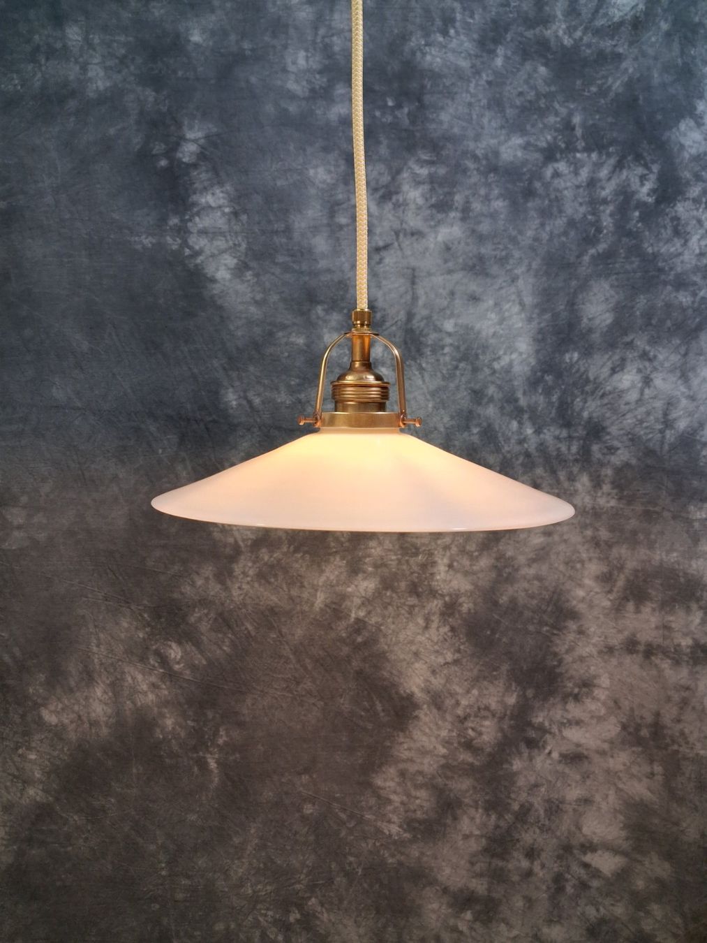 Lampade: Antike Hänge Lampe – Usato da Winterthur venduto da lampenretter