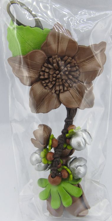 Leder Blumen-Anhänger - Eleganter Schlüsselanhänger Taschenaccessoire