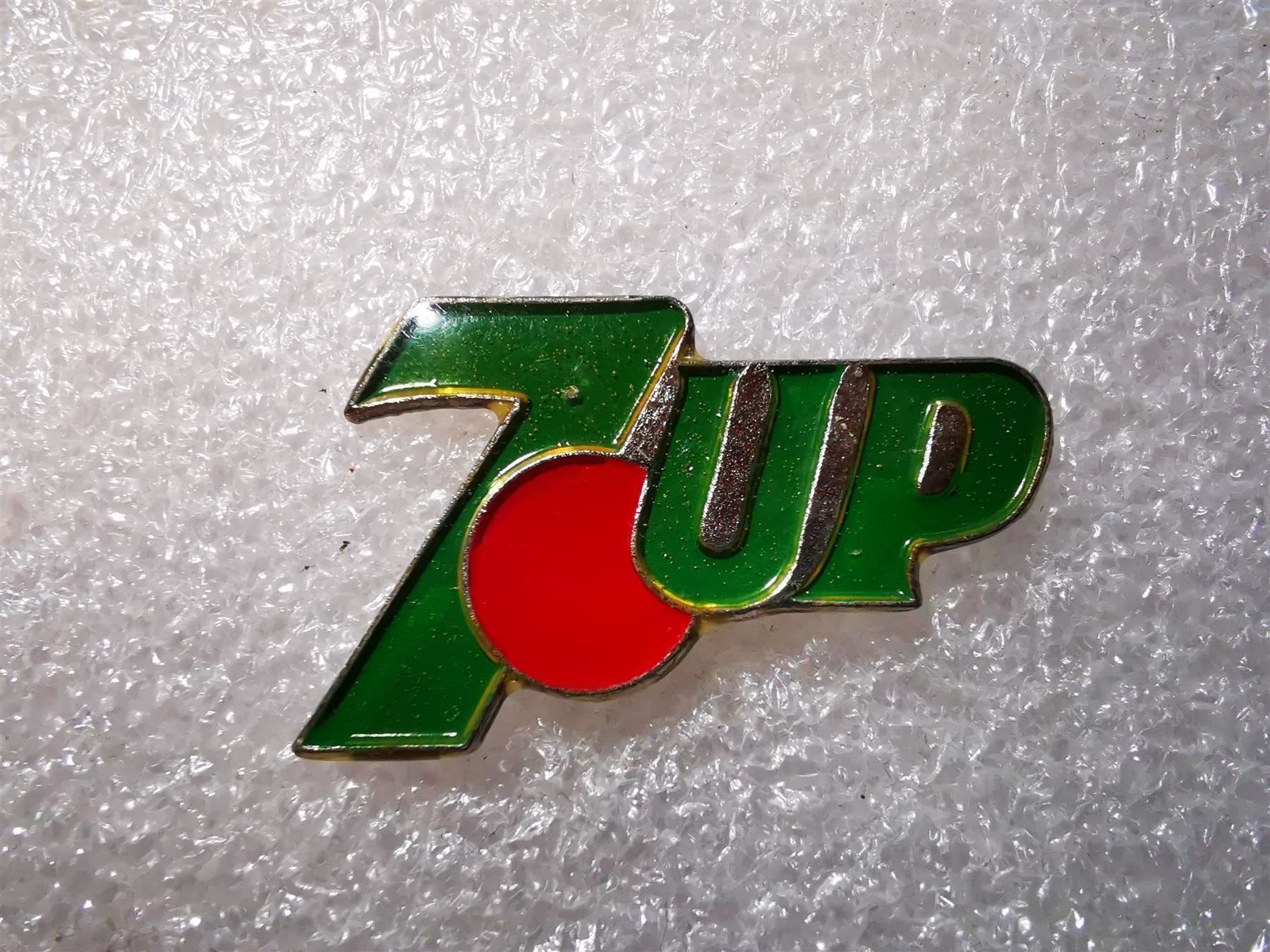 Placchette & Badge: Ansteckpin 48: 7-Up – Usato da Oppligen venduto da Pin-Fall-Shop