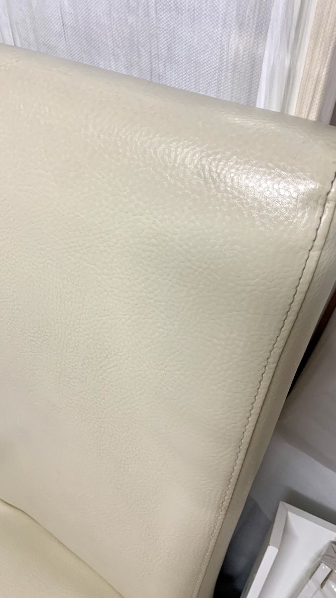 Sedie: 3 beige synthetic leather dining chairs – Usato da Zürich venduto da Angela_Fashion_Lover 3