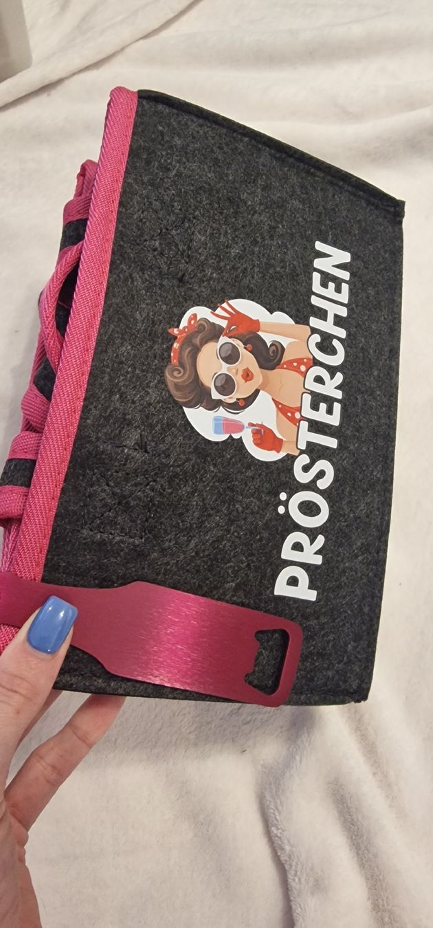 Sacs femmes: Filztasche "Prösterchen" mit Flaschenöffner-Anhänger – Neuf avec emballage d'origine à Arbon par sar_l7ll 3