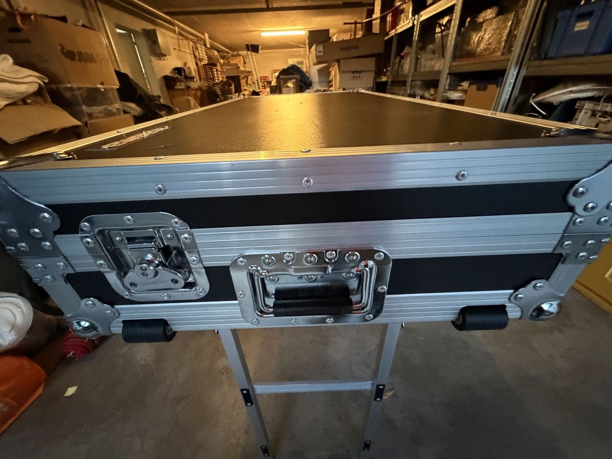 Reloop Console di mixaggio: Ensemble DJ complet Reloop Mix +  platines Vinyls  – Nuovo e nell'imballaggio originale da Vevey venduto da Legrand.Studio 5