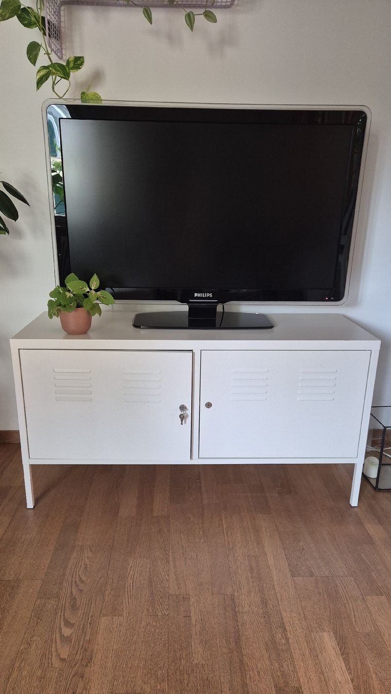 Ikea Cassettiere: IKEA PS Kommode / Schrank / TV Möbel – Usato da Ostermundigen venduto da Lau_Kra