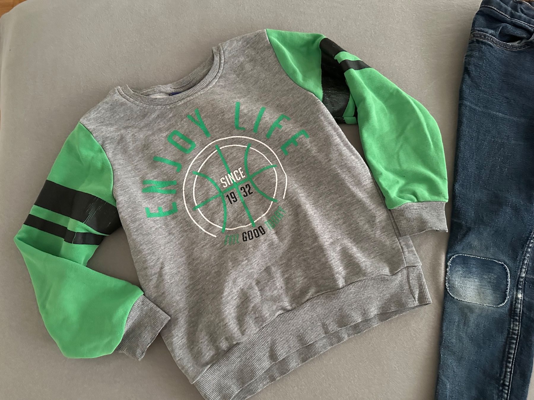 Ensembles coordonnés: Pullover und Jeans – D'occasion à Neuenhof par FairDeal81 1