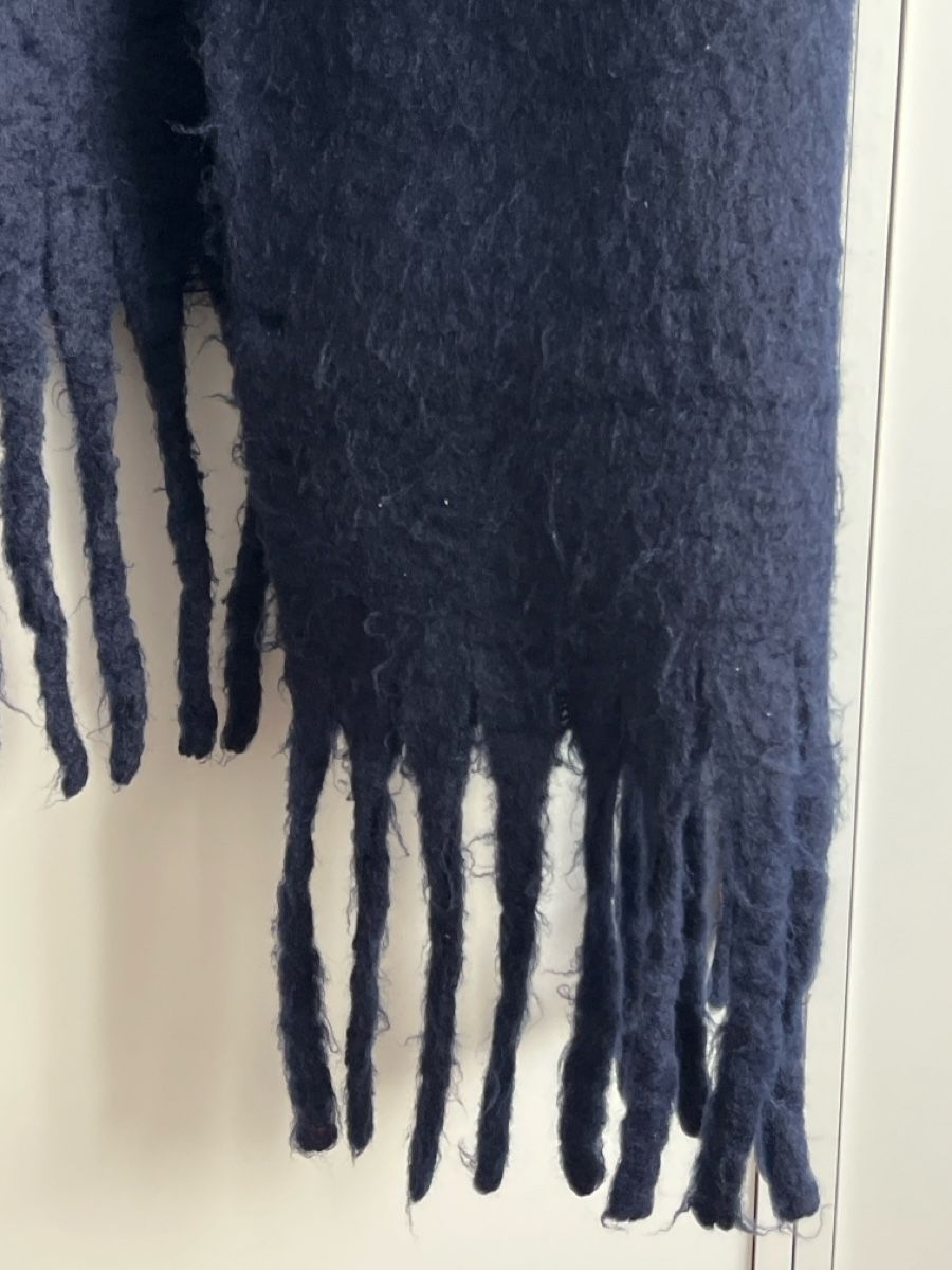 Foulard & Sciarpe: Écharpe Bershka, Bleu Marine – Nuovo (secondo la descrizione) da Renens VD venduto da sar_bwz5 1