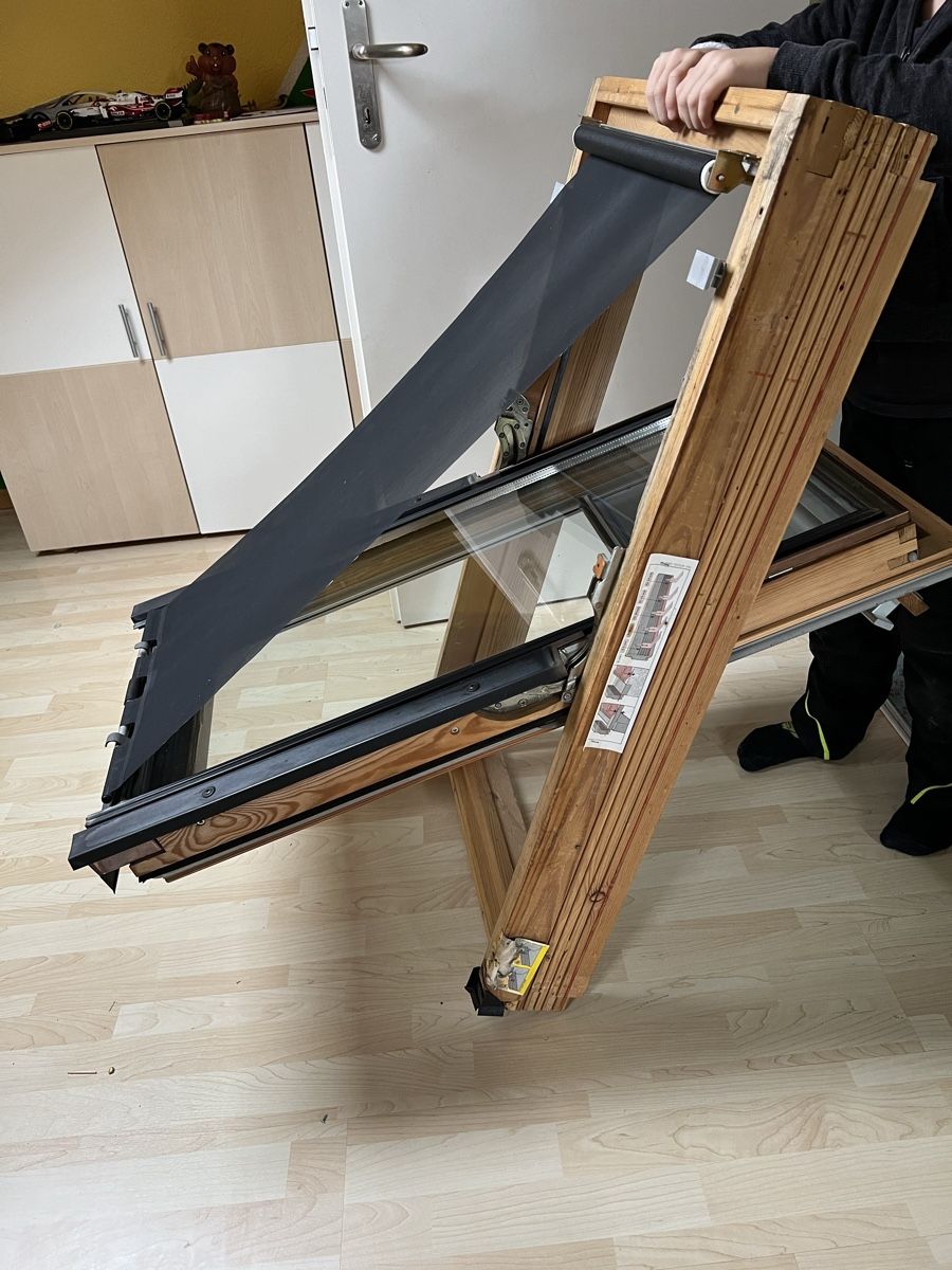 Baustoffe & - elemente: Dachfenster Velux mit Eindeckrahmen 55x98cm – Gebraucht aus Gontenschwil von  1