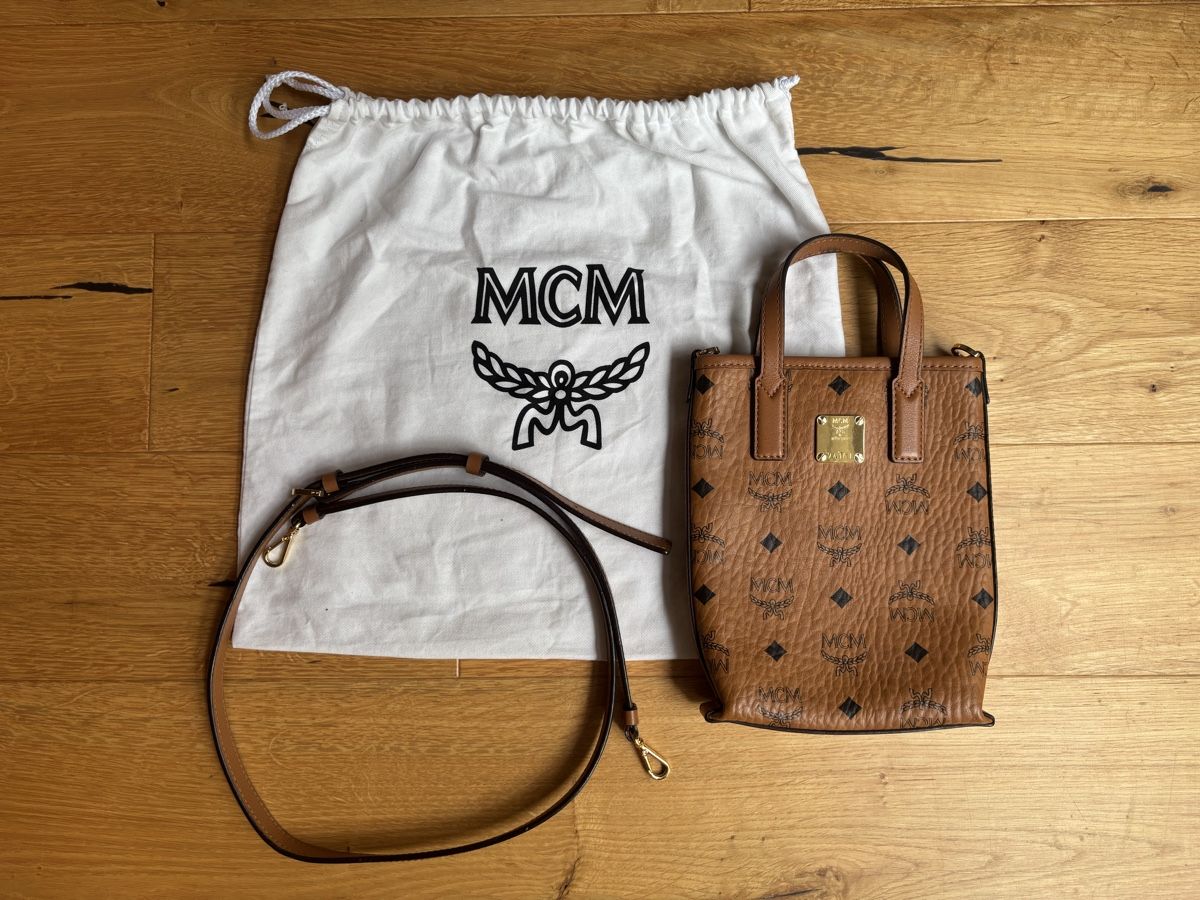 Mcm Borse da donna: MCM Tasche mit Beutel – Usato da Estavayer-le-Lac venduto da constance-esta