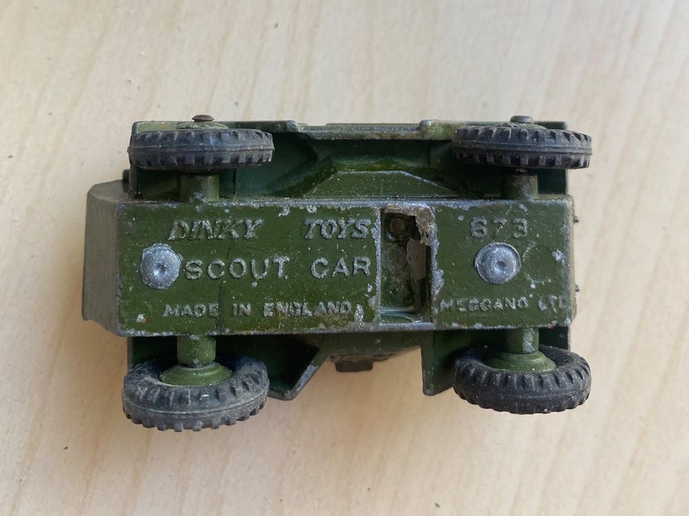 Dinky Toys GB n° 673 scout car militaire en boite