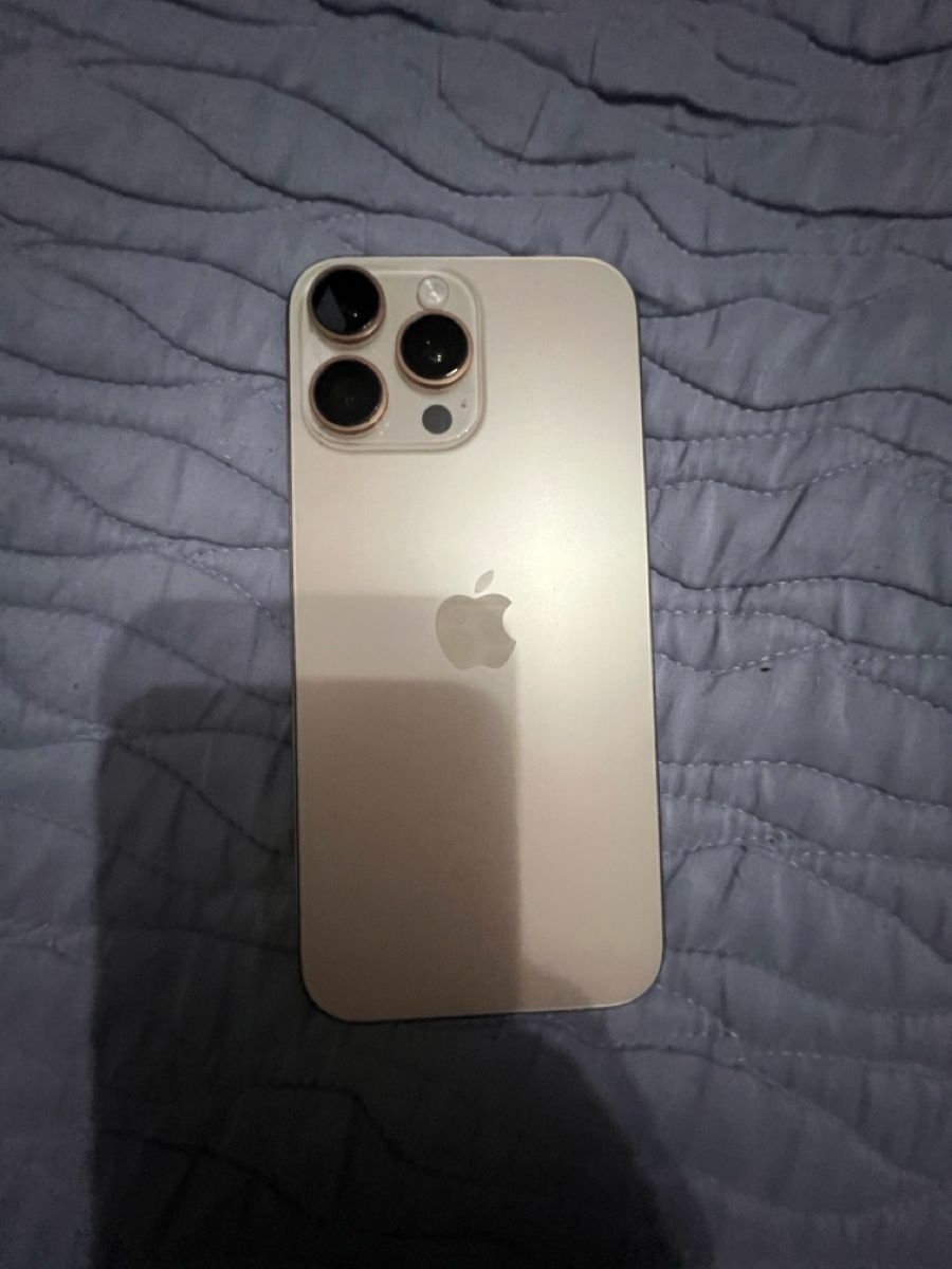 Apple Portables: iphone 16 pro max  – D'occasion à Le Mont-sur-Lausanne par had_8vyg