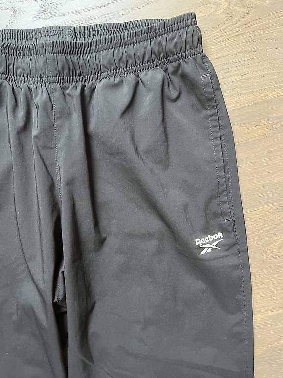 Pantaloni: Reebok Trainerhosen – Usato da Luzern venduto da tro_b2v6 1